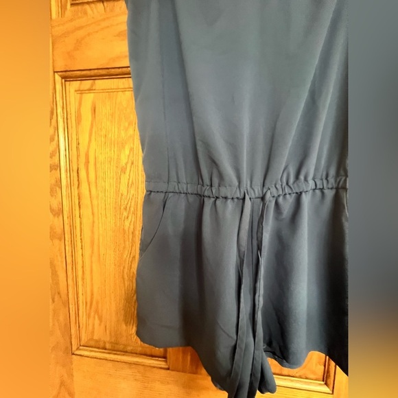 Banana Republic - Navy Sleeveless Romper - Picture 5 of 8